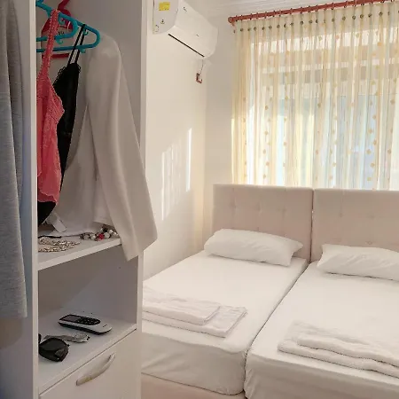 3 In Center Apartment *